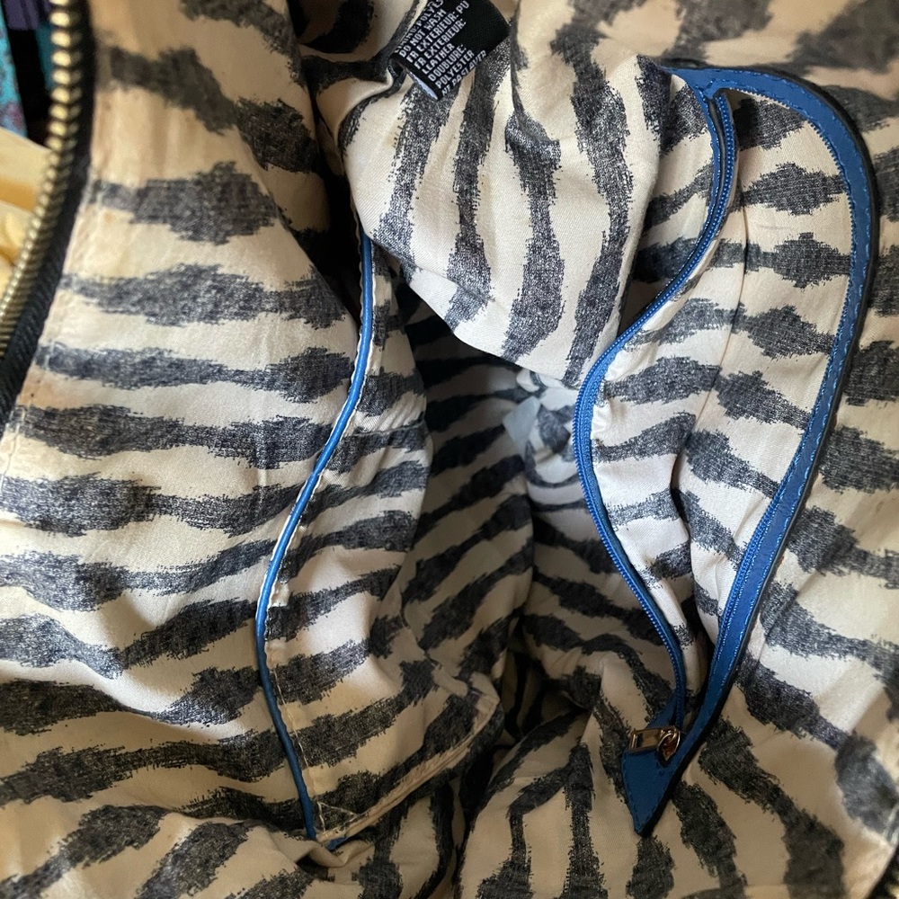 Moda Luxe Purse - Picture 5 of 7